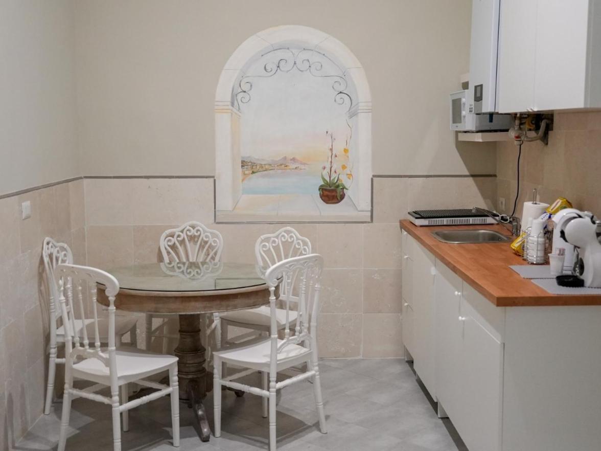 Il Salotto Di Chiaia Hotel Naples Luaran gambar