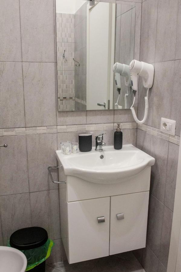 Il Salotto Di Chiaia Hotel Naples Luaran gambar
