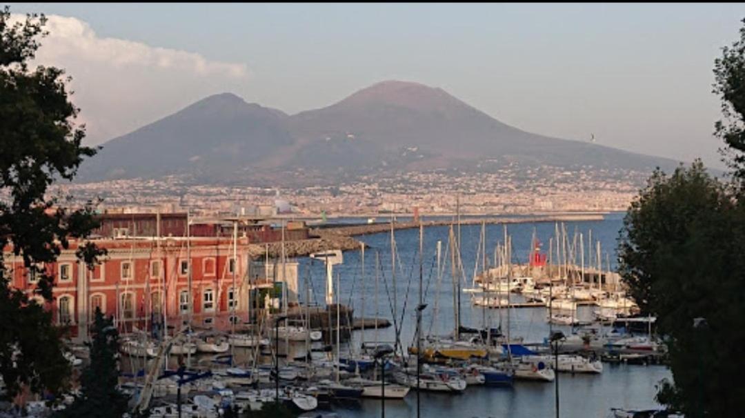 Il Salotto Di Chiaia Hotel Naples Luaran gambar