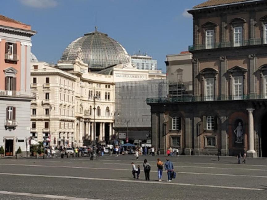 Il Salotto Di Chiaia Hotel Naples Luaran gambar